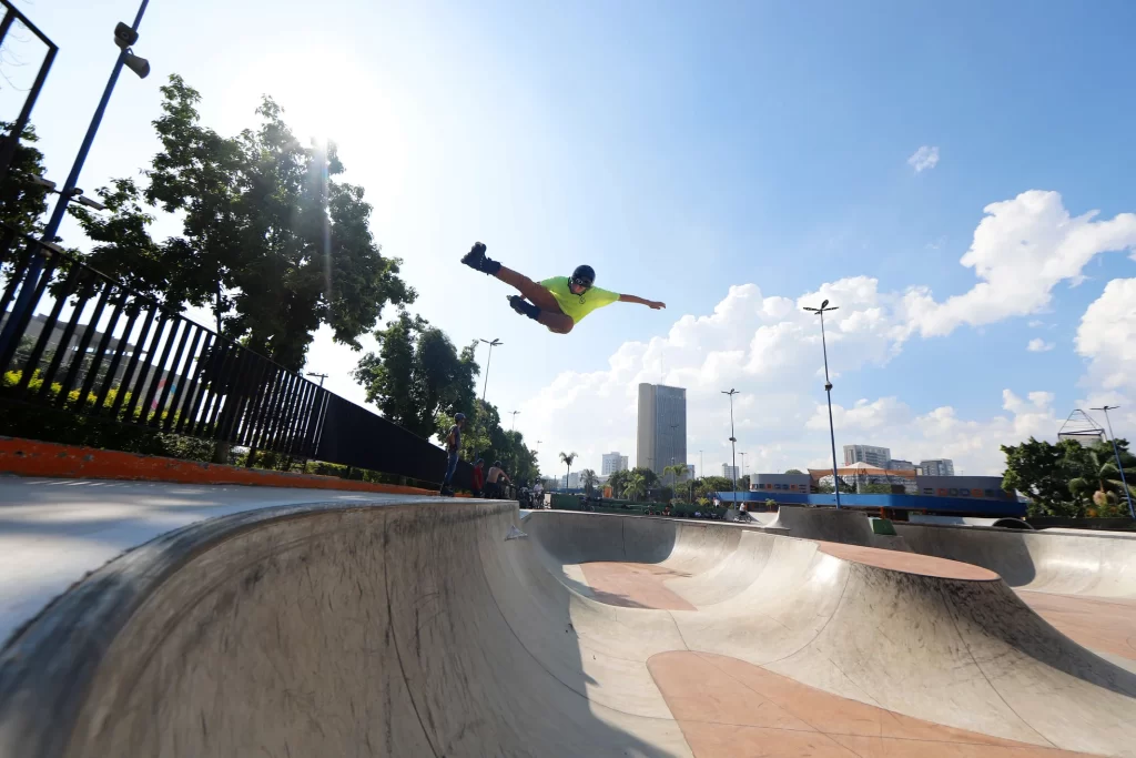 O patinador Danilo Senna fazendo manobras – Fonte: Power Slide (2025)