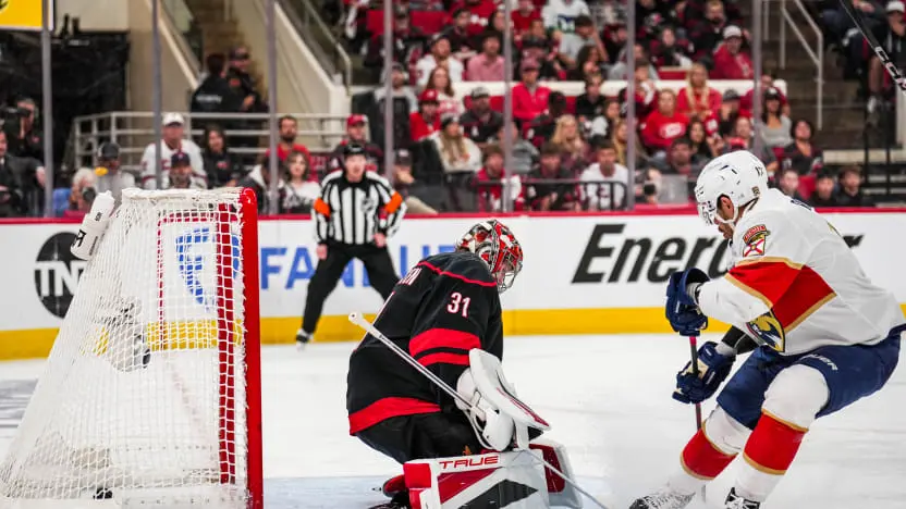 Jogo 5 entre o time do Florida Panthers e Carolina Hurricanes, pela final da conferência Leste 2025 da NHL, em 28/05/2025 – Fonte: NHL (2025)