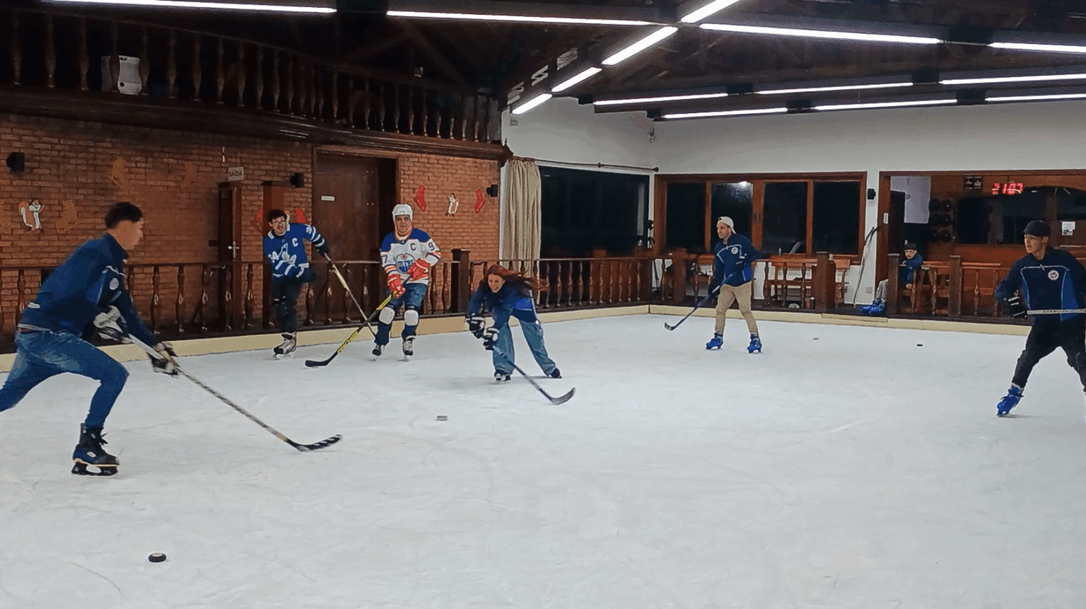 Jogo de Hockey 3x3 - Patinação no Gelo de Monte Verde
