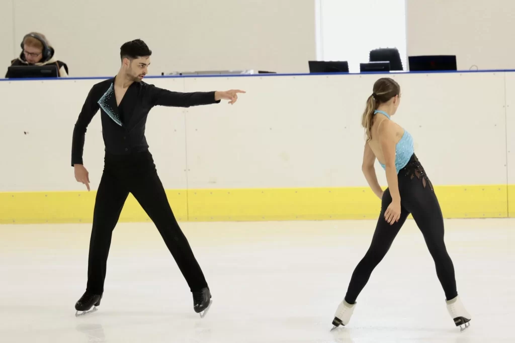 Dupla de Patinadores que representa o Brasil, Natalia Pallu-Neves e Jayin Panesar – Fonte CDBG (Confederação Brasileira de Desportos no Gelo) (2023).