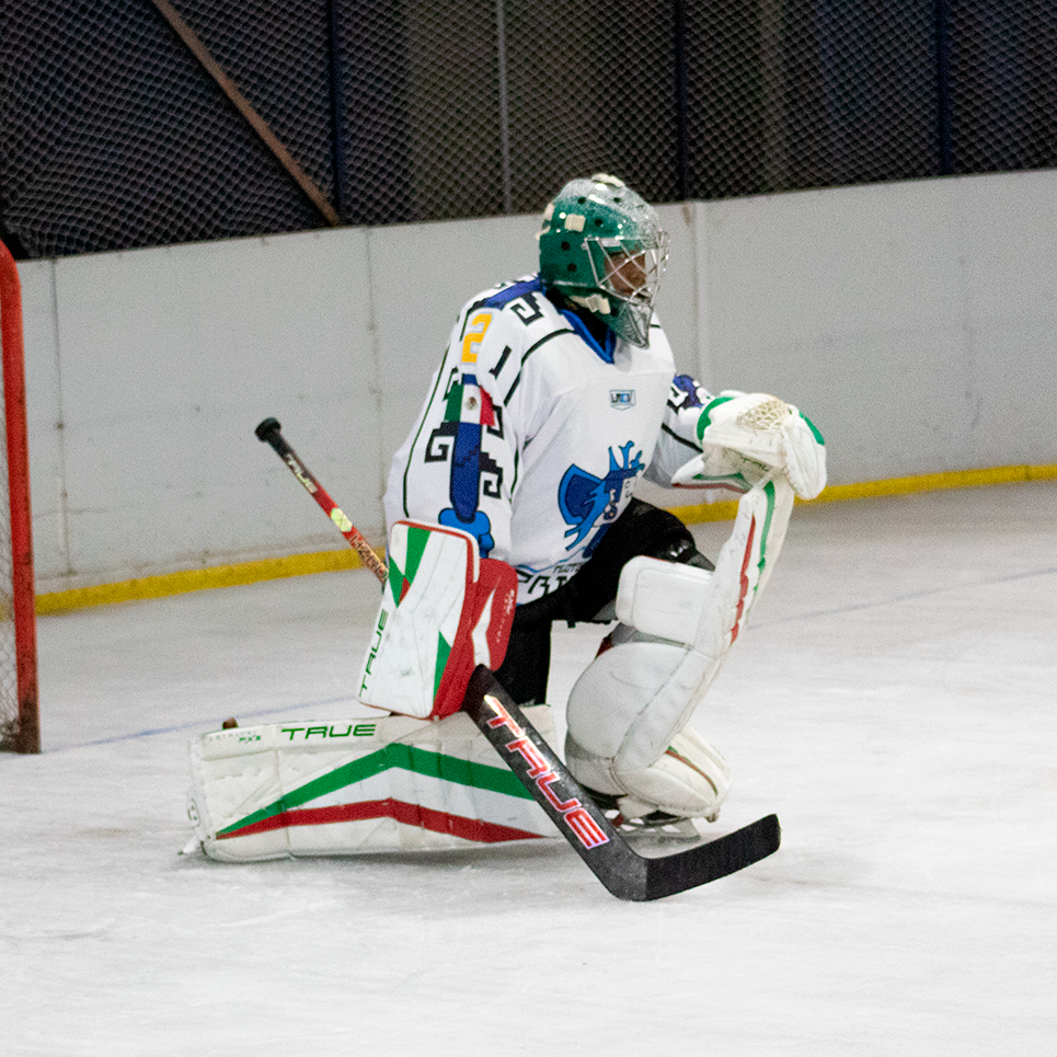Participante do treinamento com Swaggy P, na Arena Ice Brasil, em São Paulo (SP) – Foto: Victor Valêncio / Ice Hockey Br (2023)