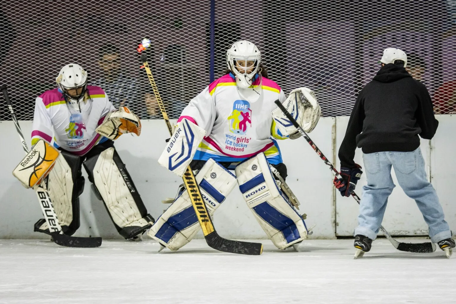 Goleira de Hockey no gelo treina na IIHF Girls na Arena Ice Brasil em 2023 – Fonte: CBDG (2023)