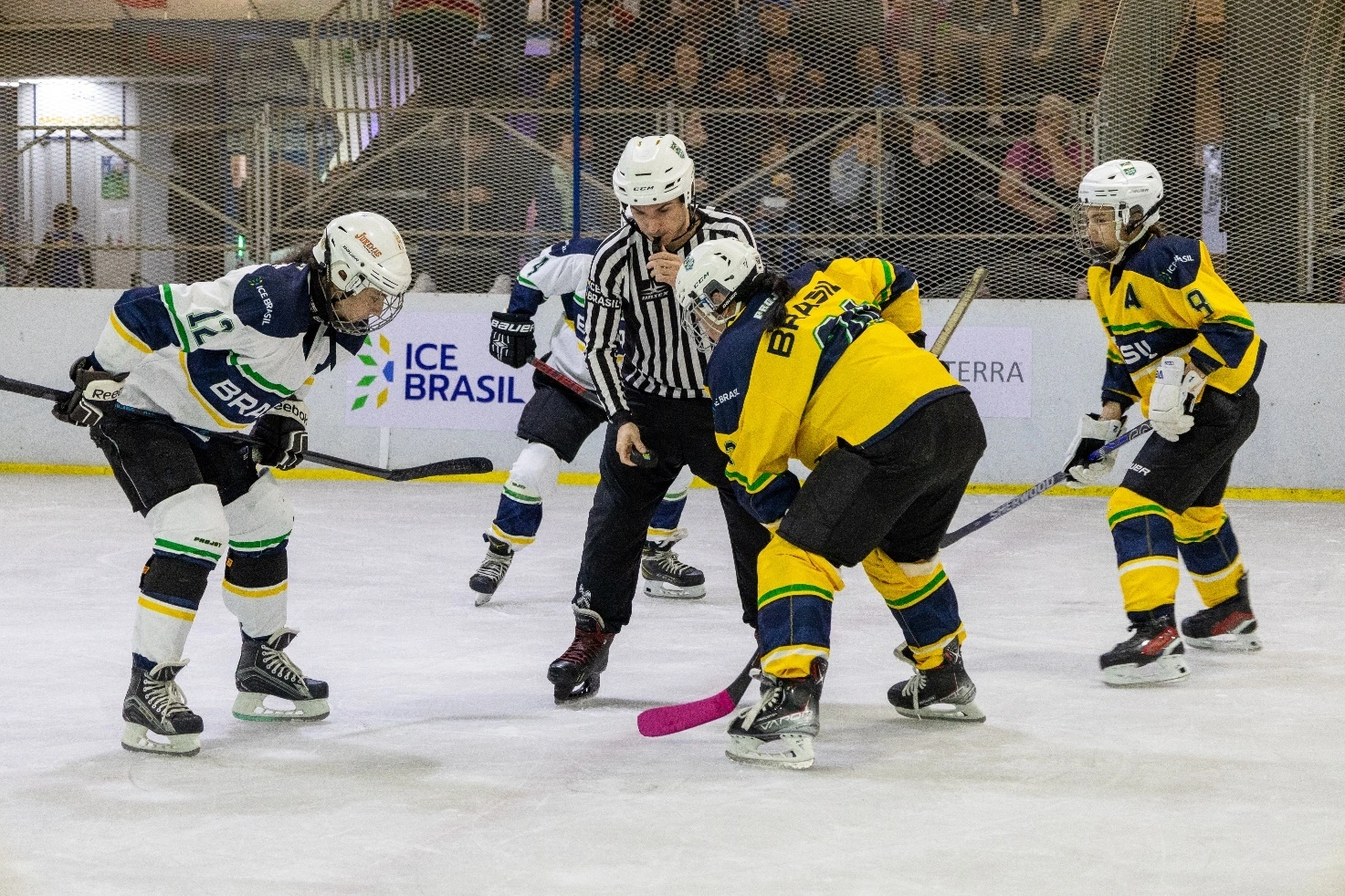 jogo entre Brasil 1 e Brasil 2, no torneio internacional, na Arena Ice brasil - Foto: Pedro Stanischesk – Ice Hockey Br (2024)