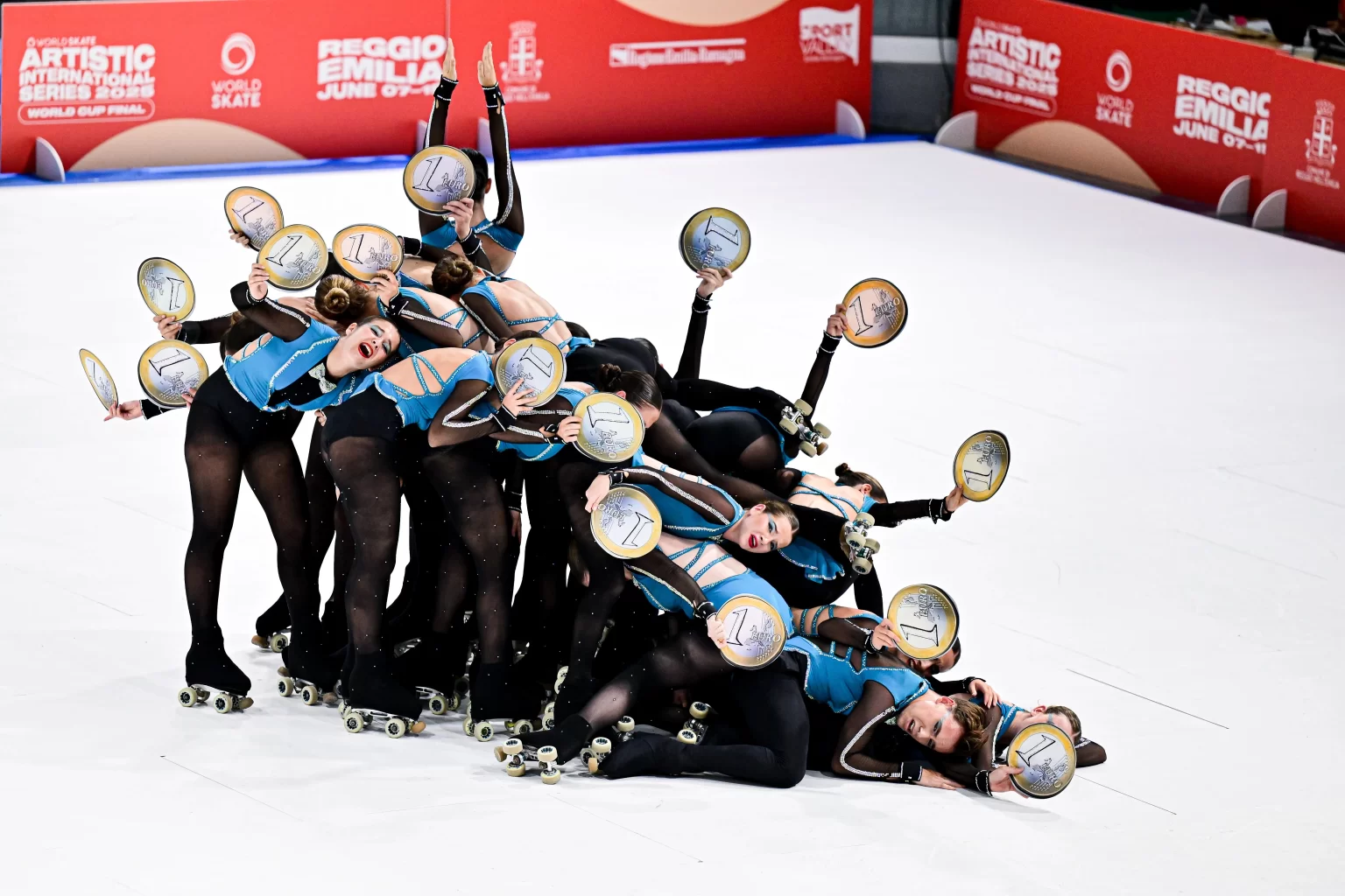 Apresentação de Grupo de precisão no AIS 2025 – Fonte: World Skate (2025)