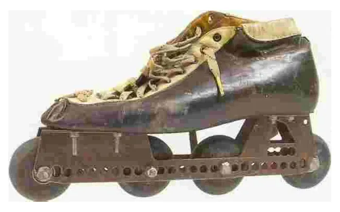 Um dos primeiros Protótipos de Patins Inline - Fonte: Skate Hut (2023)