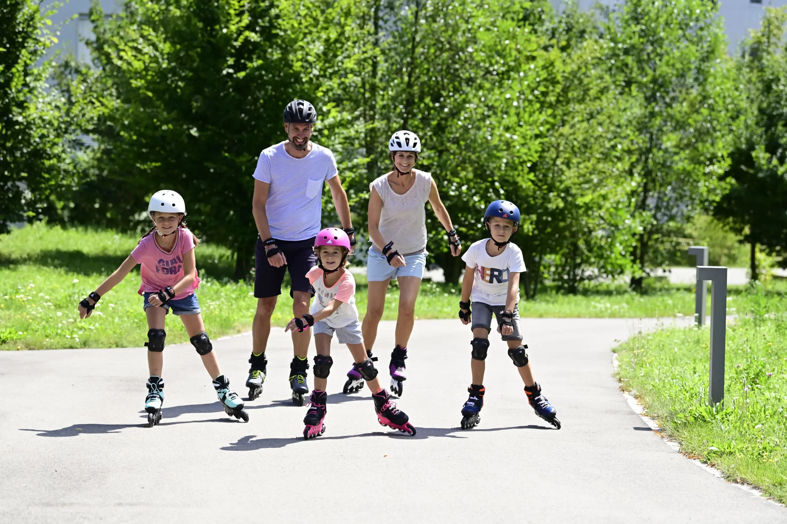 Família patinando em Parque – Fonte: Rollerblade (2025)