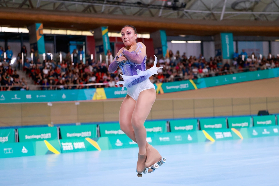 Patinadora Artística colombiana, Sandra Díaz García, competindo nos jogos Pan-Americanos Santiago 2023