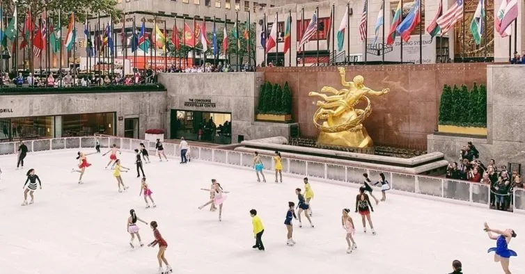 Patinação no gelo no Rokfeller Center – Por: Patrícia Naves Fonte: Nit (2019)
