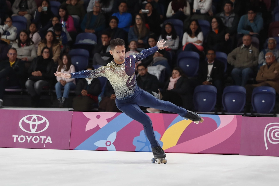 Atleta Masculino de patinação Artística competindo em Santiago 2023