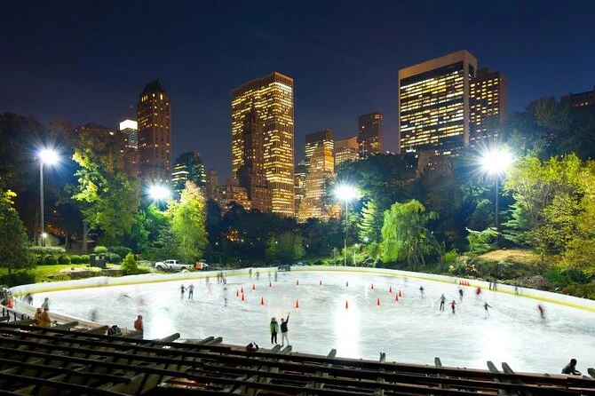 Pista de Gelo do Central Park (Wollman Rink) em Nova York – Fonte: Viator (2025)