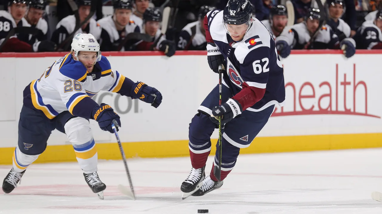Jogo entre o time do Colorado Avalanche e St. Louis Blues em 29/03/2025 – Foto: Getty Images– Fonte: NHL (2025)