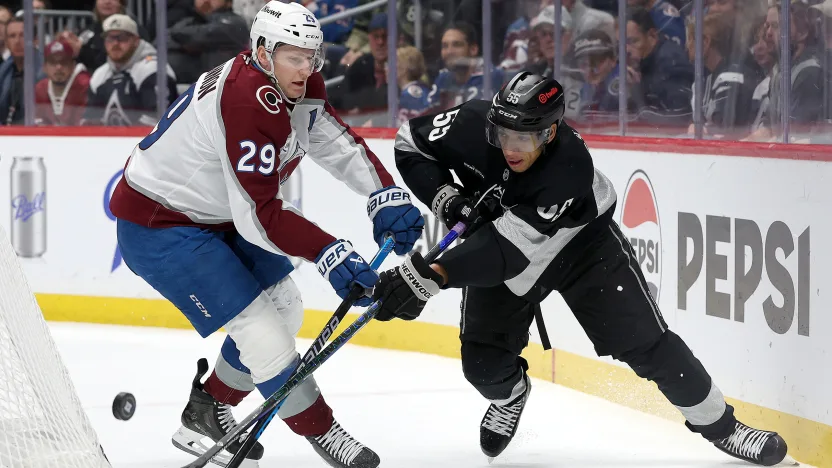 Jogo entre o Colorado Avalanche x Los Angelos Kings pela temporada regular da NHL de 2026 – Foto: Matthew Stockman/Getty Images – Fonte: NHL (2026).