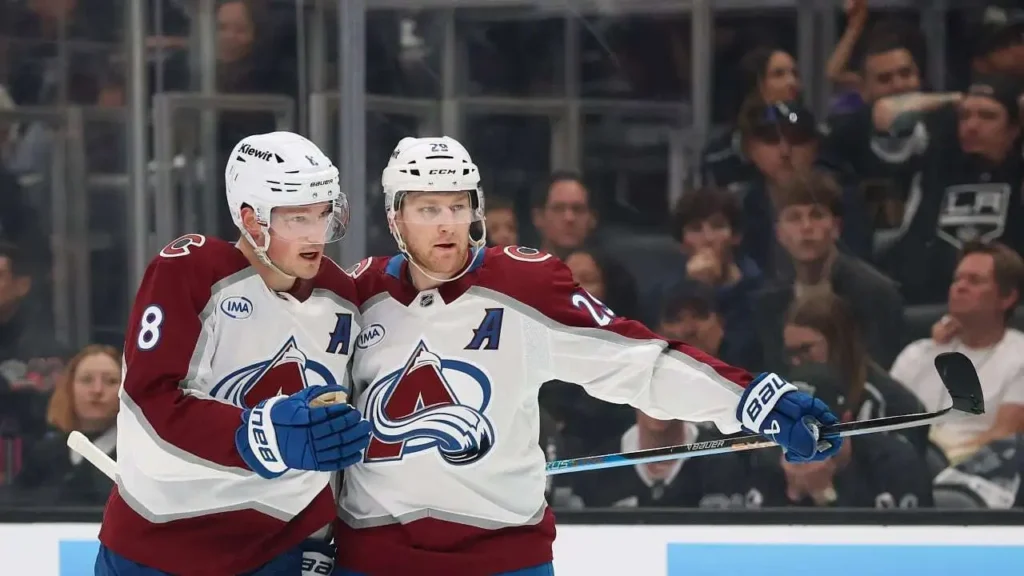 Mackinnon marca seu primeiro gol da série no jogo 4 - col@lak, jogo 4 – Fonte NHL (2026)