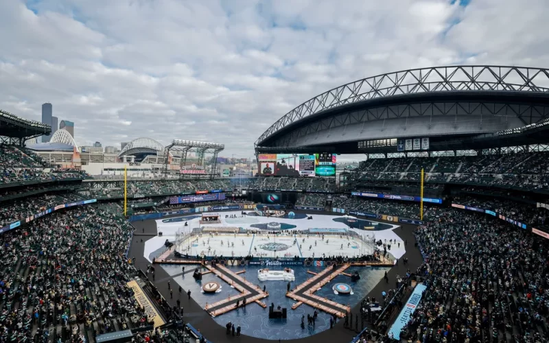 Imagem Geral do Estádio T-Mobile Parking, durante o aquecimento entre as equipes do Vegas Golden Knights e Seattle Kraken no NHL Winter Classic de
