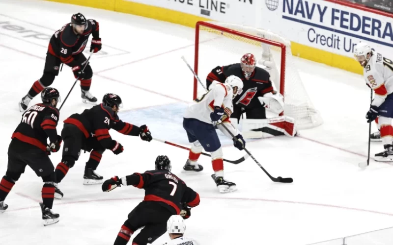 Jogo 1 entre Flórida Panthers e Carolina Hurricanes, pela final da Conferência Leste da NHL 2025 – Fonte: NHL (2025)