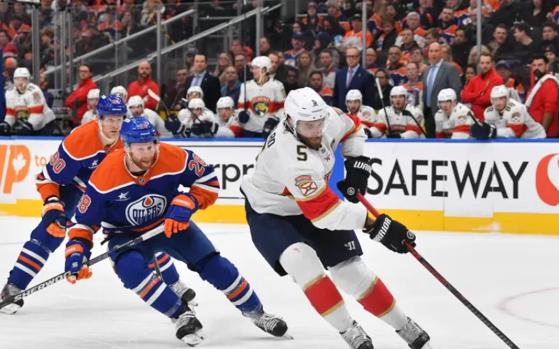 Jogo entre Florida Panthers e Edmonton Oilers no Rogers, em Edmonton, no dia 17/12/2024- Fonte: NHL (2024)