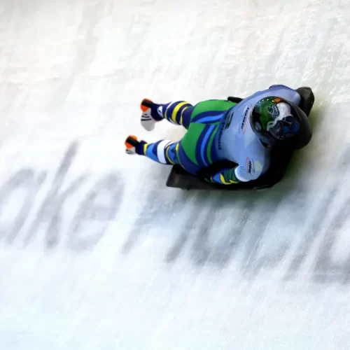 Nicole Silveira competindo no Mundial de skeleton – Foto: Al Bello/Getty Images – Fonte CNN Brasil (2025)