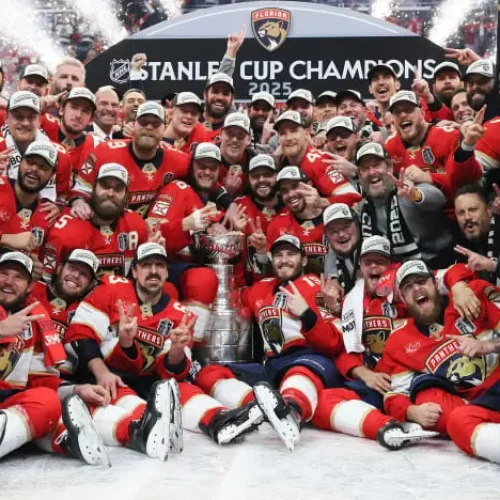 Panthers bi campeoões da Stanley Cup - Foto: Nicholas J. Cotsonika @cotsonika - Fonte: NHL (2025)