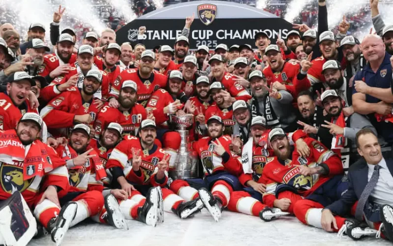 Panthers bi campeoões da Stanley Cup - Foto: Nicholas J. Cotsonika @cotsonika - Fonte: NHL (2025)