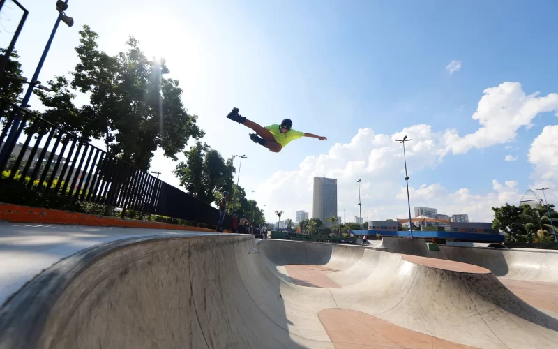 O patinador Danilo Senna fazendo manobras – Fonte: Power Slide (2025)